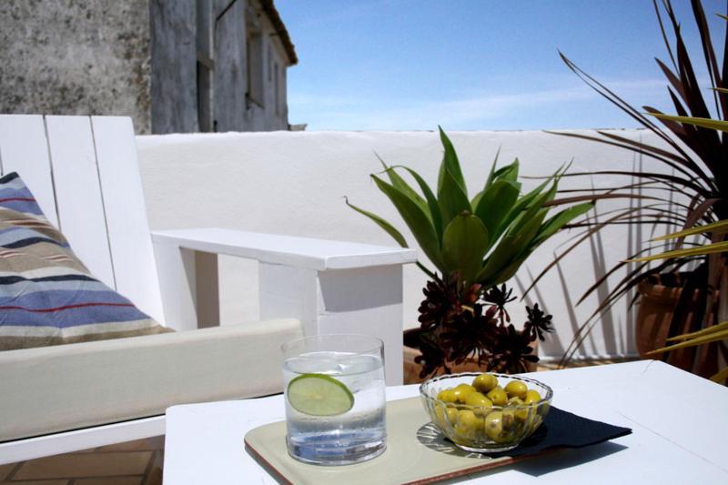 Siete Balcones Y Un Patio *